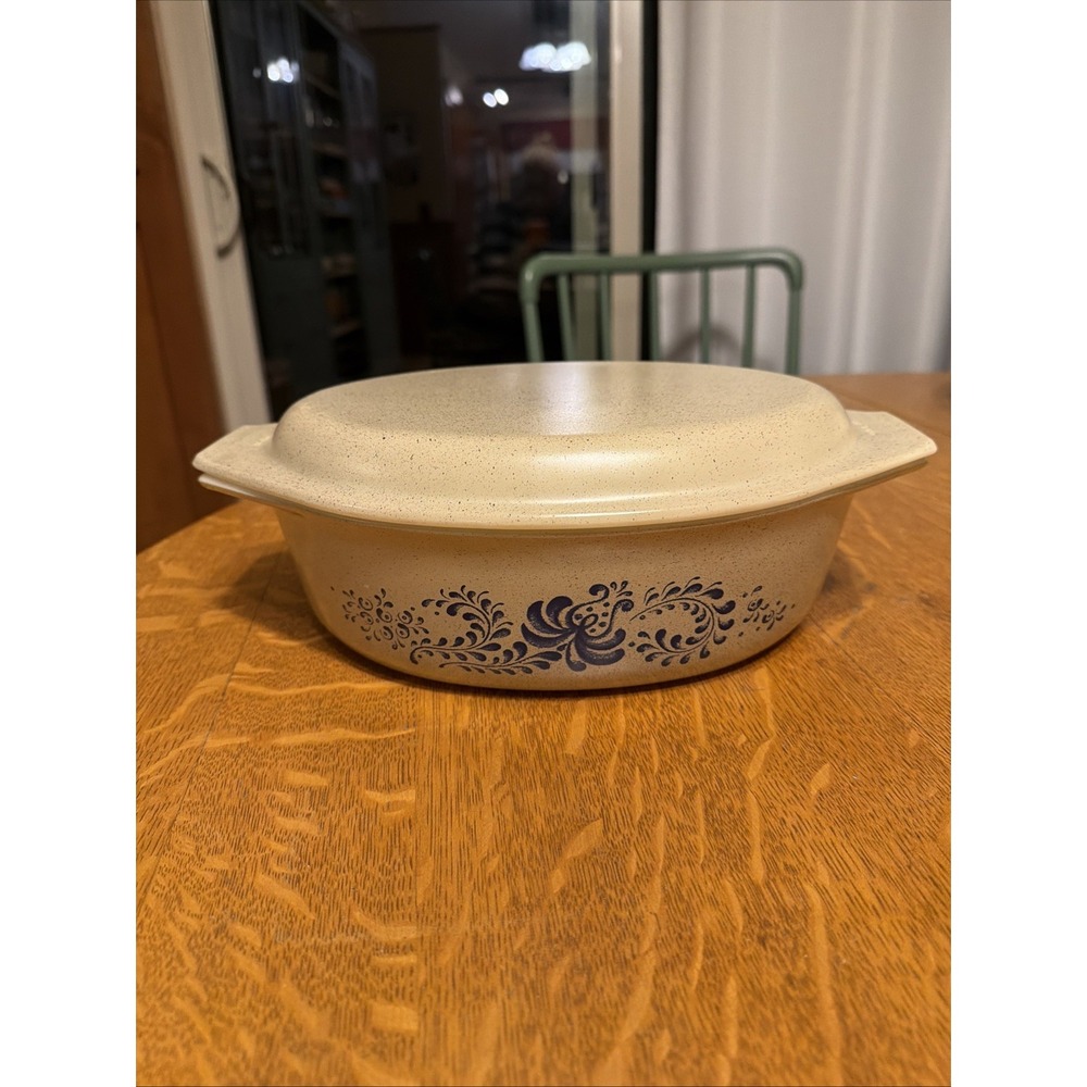 Pyrex Homestead 2.5 Qt. Oval Vintage Casserole Bowl 045 Pyrex Lid 945-C3